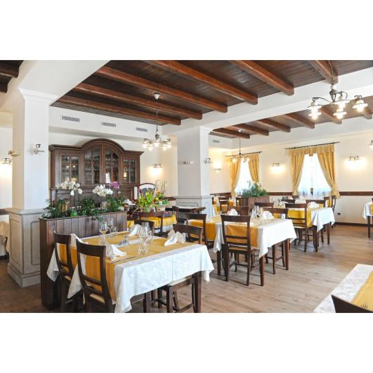 polgari klasszikus keramia csillar kek kezzel festett mediterran provansz provence lampa vilagitas nappali borozo pince szalloda konyha elegans polgari lampak lameridiana paraszthaz balaton nyaralo felujitas etterem bisztro.jpg